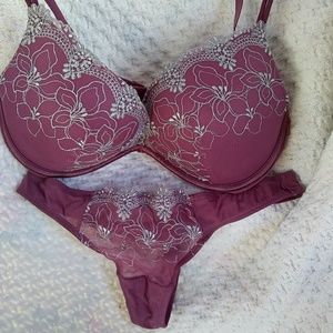 Ambrielle 34C push up plunge bra and panty thong